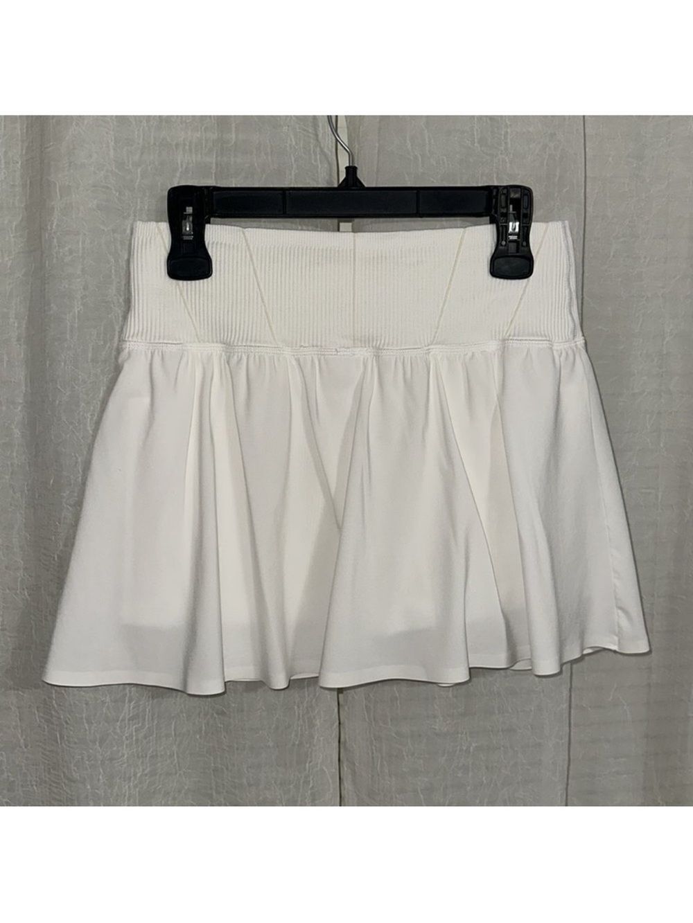 OFFLINE by aerie L White Ivory Details Interior Ribbed Athletic Tennis Skort